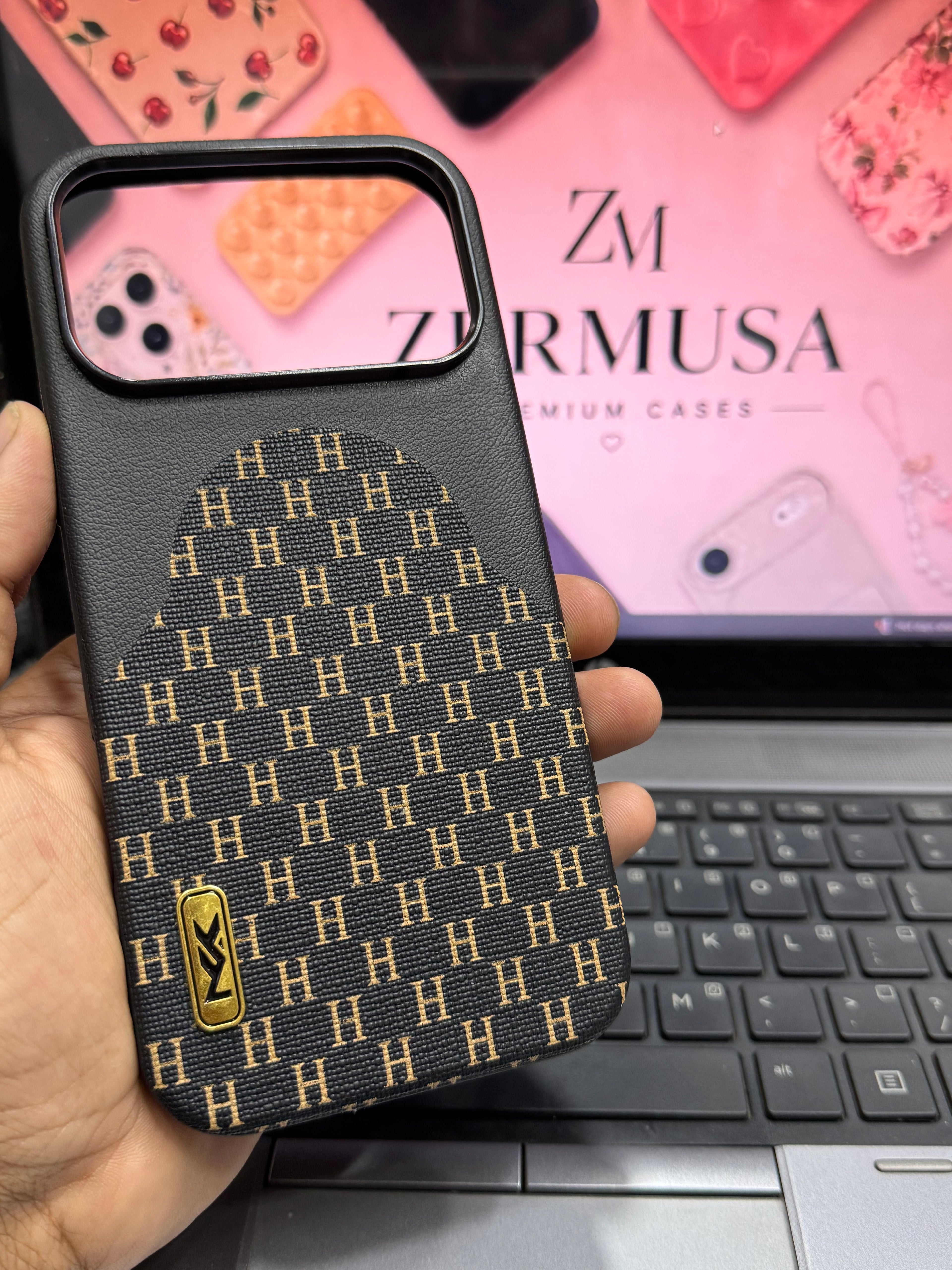 Royal H Case