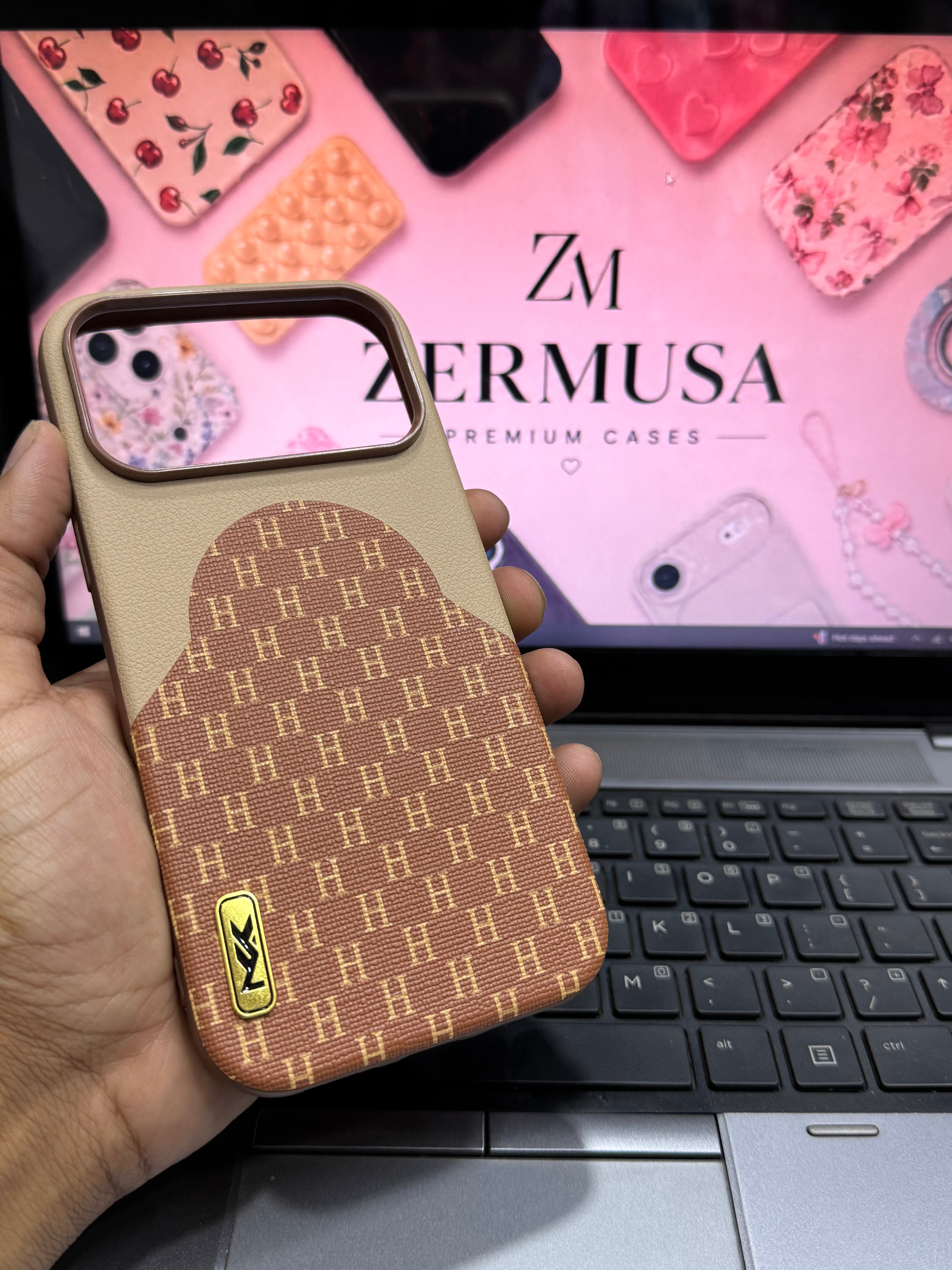 Royal H Case