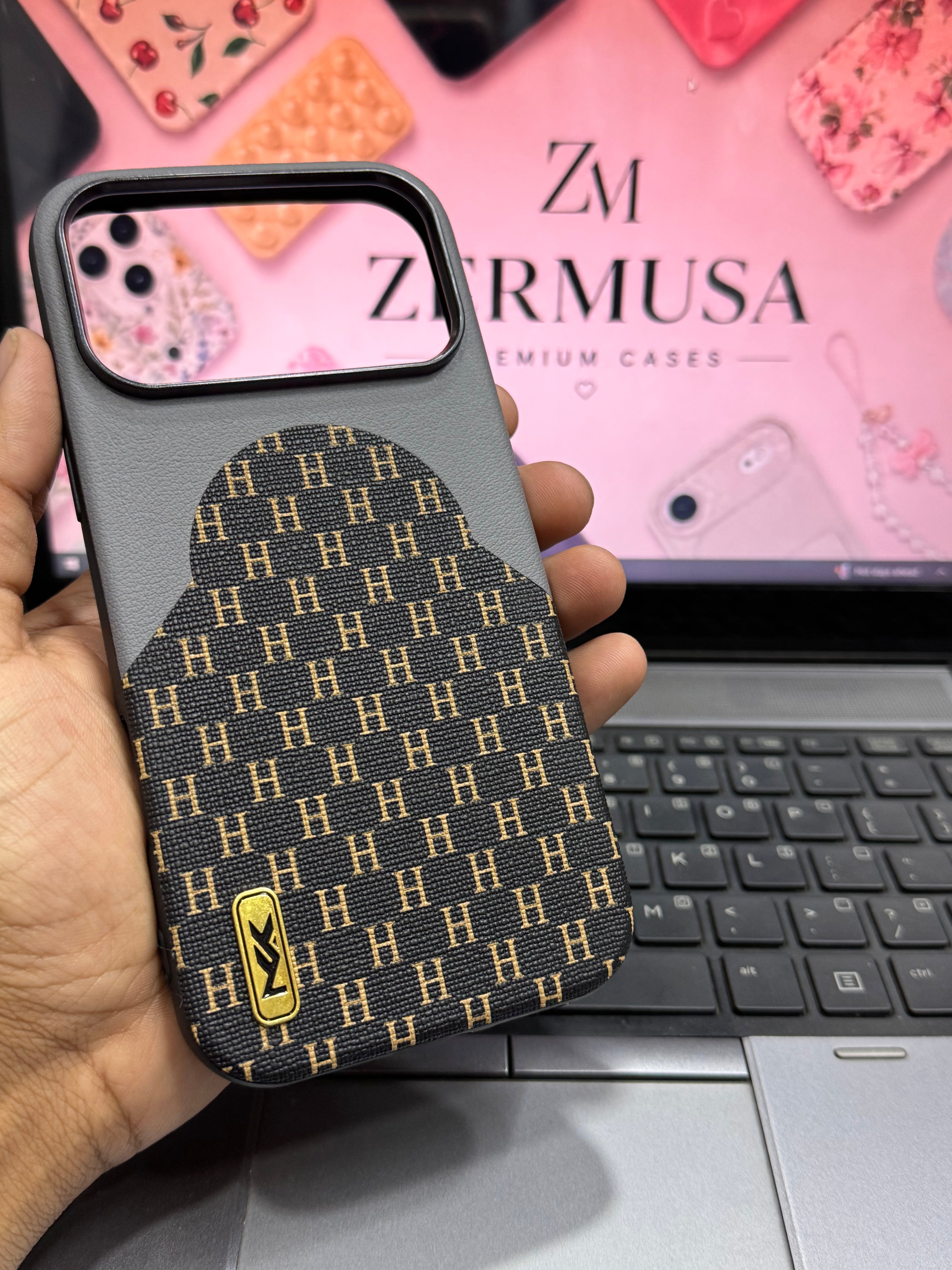 Royal H Case