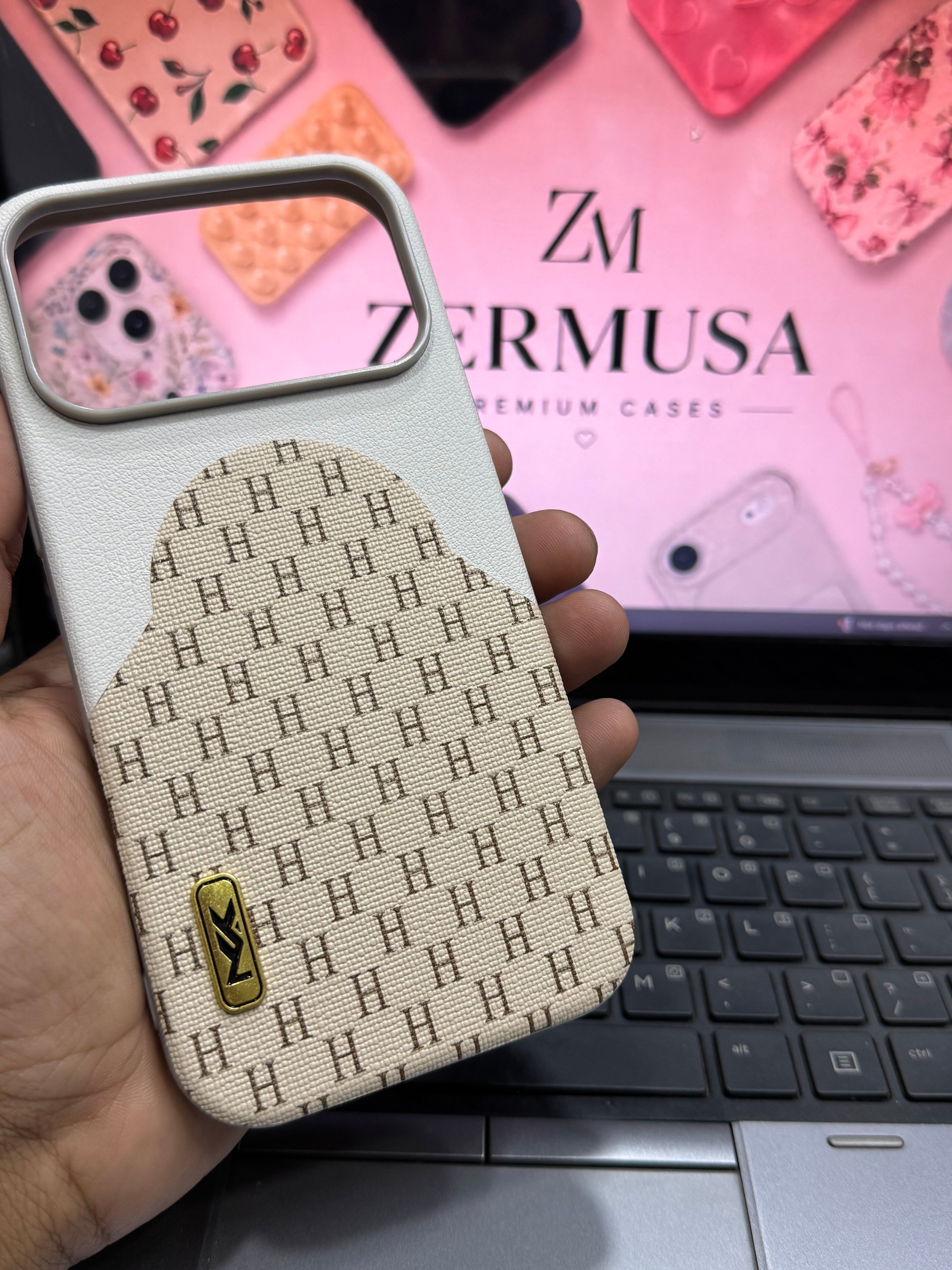 Royal H Case